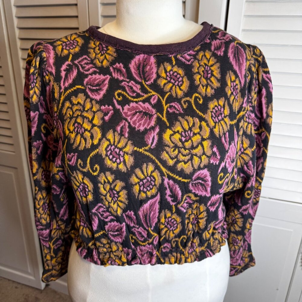 FREE PEOPLE NO ORDINARY TOP MEDIUM PURPLE TAPESTRY CROPPED PUFF SLEEVE SWEATER